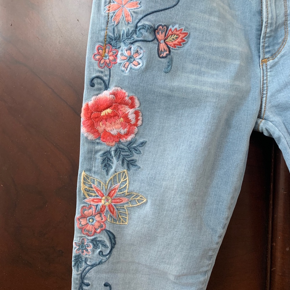 Driftwood Embroidered jeans